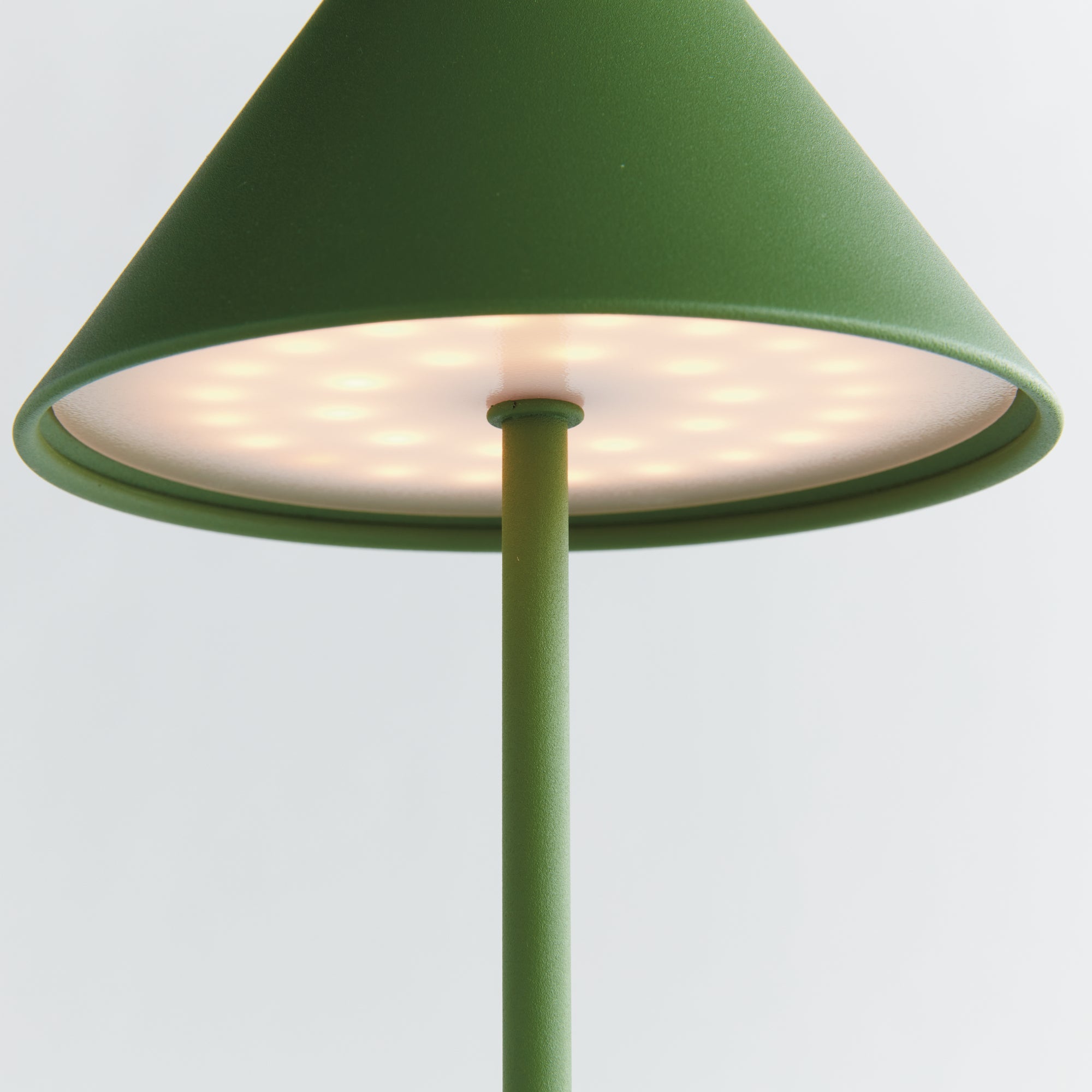 Alluna Cordless LED Lamp