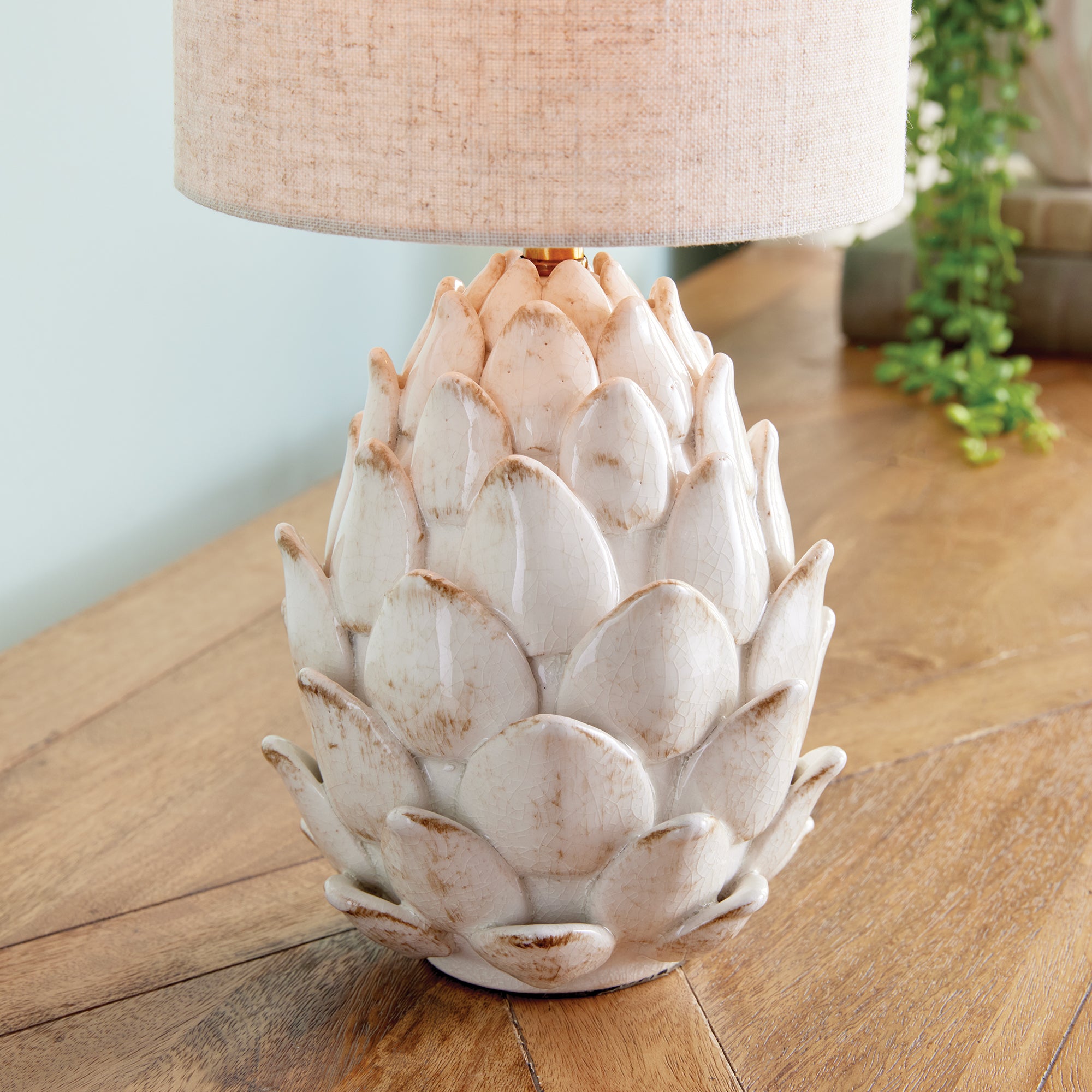 Devan Lamp