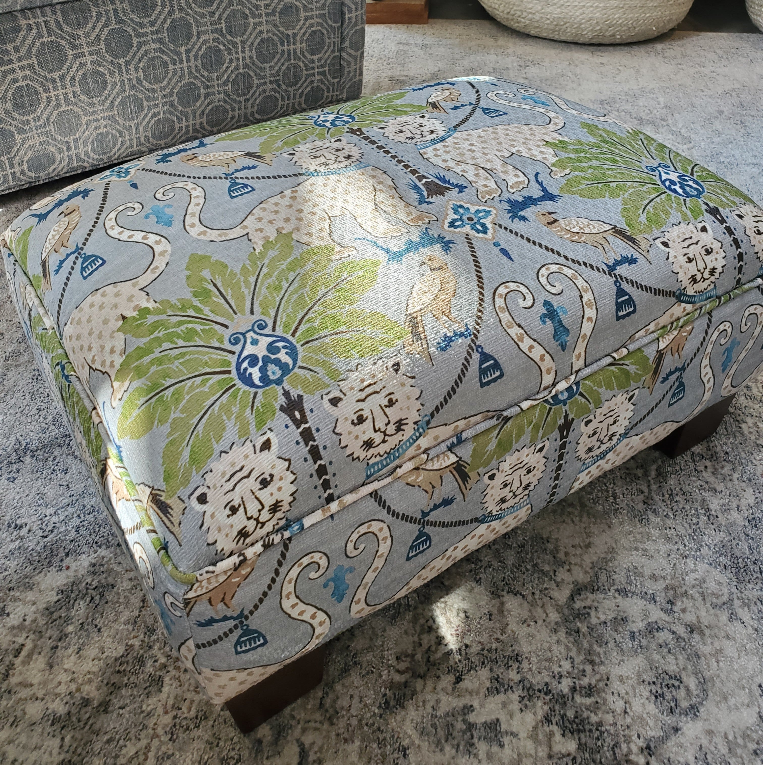 RK Jaguar Foot Stool